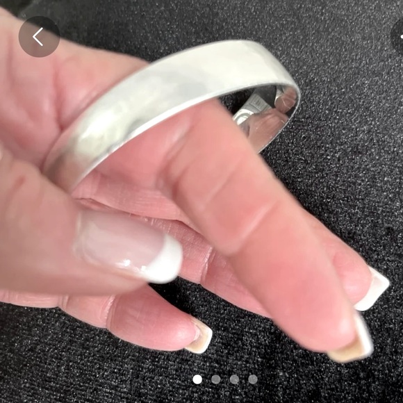 Kendra Scott Hammered Cuff - Picture 1 of 3